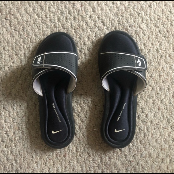nike slides with adjustable strap